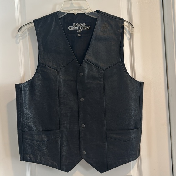 Leather Gallery Black Moto Biker Western leather vest 42R - Picture 3 of 9
